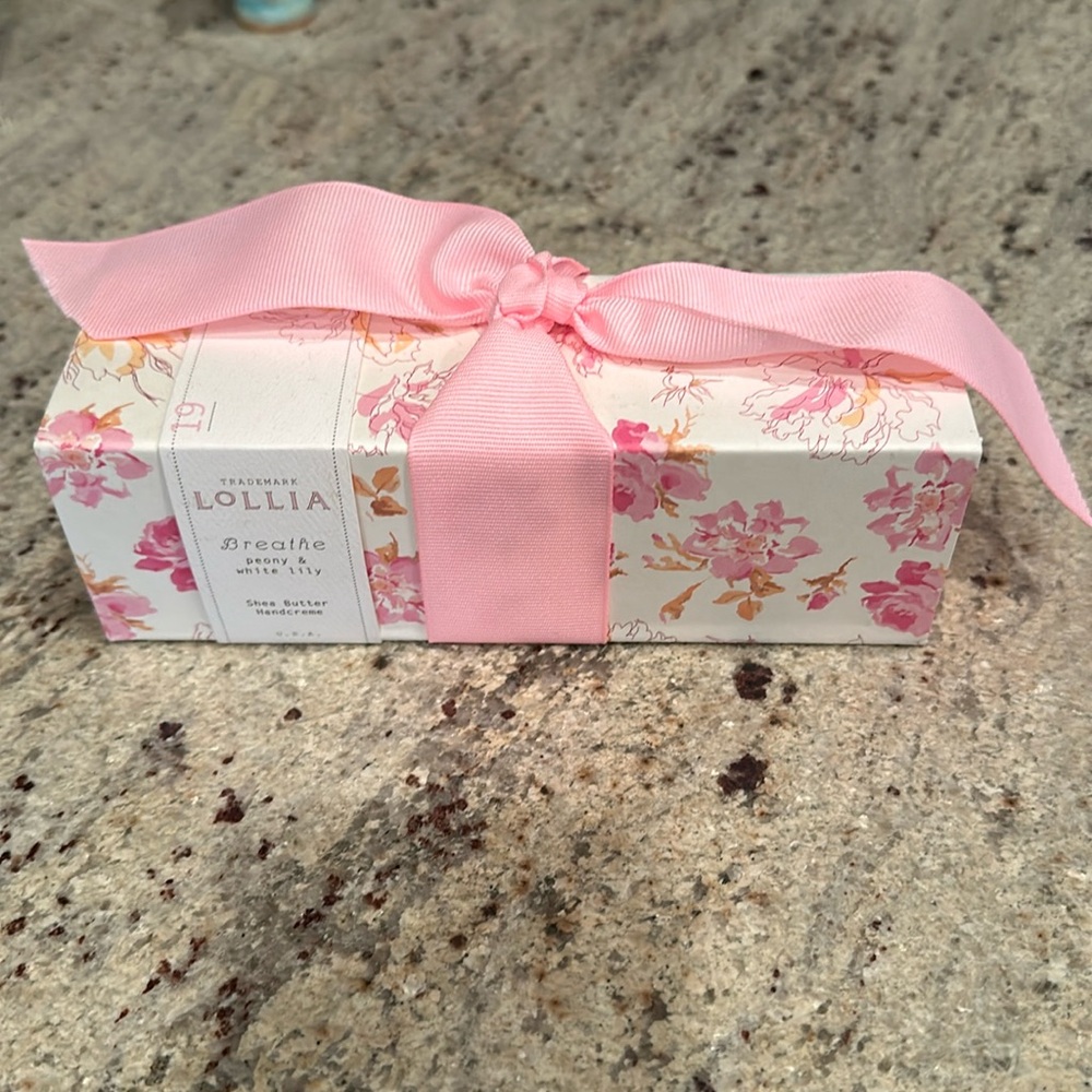 Lollia lotion